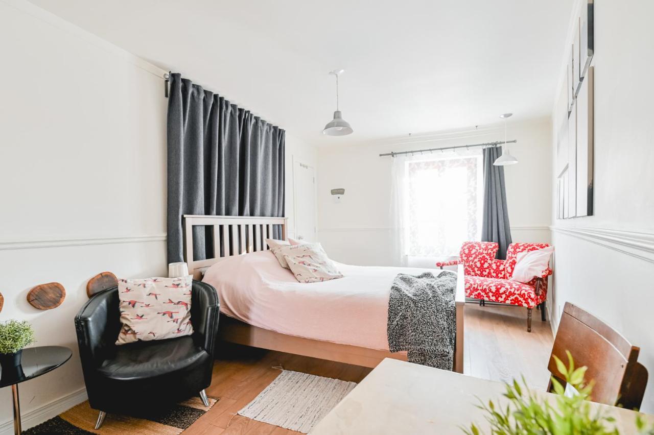 L'Auberge Du Qg La Prairie Εξωτερικό φωτογραφία